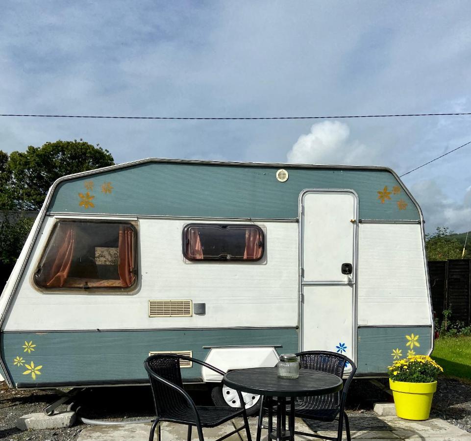 Cosy Caravan At Carrigeen Glamping Hotell Kilkenny Eksteriør bilde